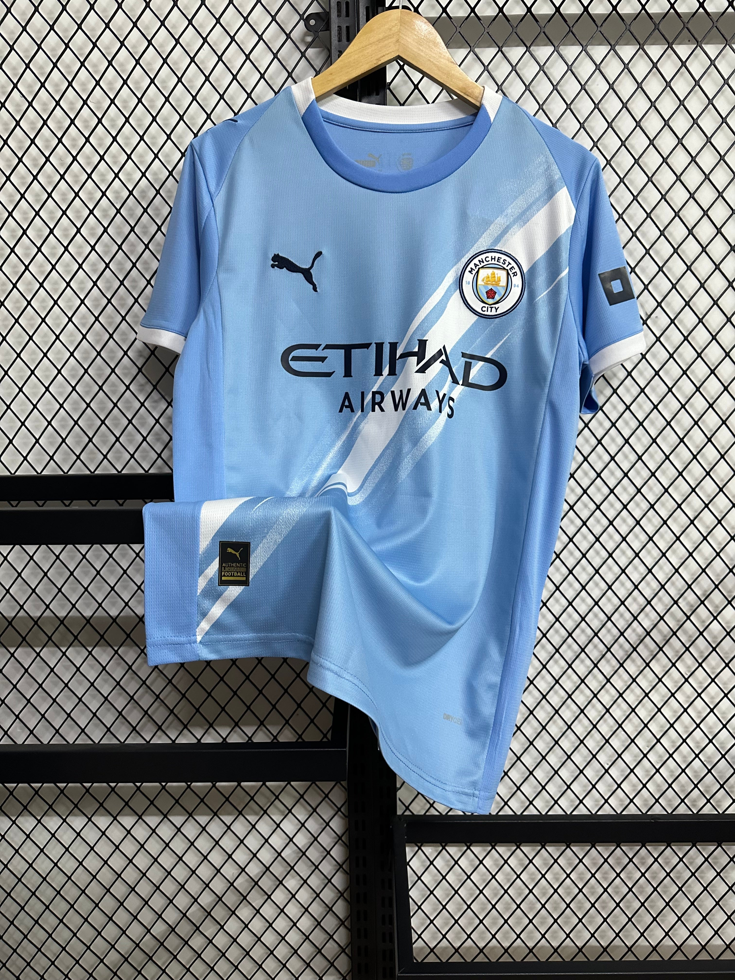 Manchester City 2025/2026 Home Football Shirt
