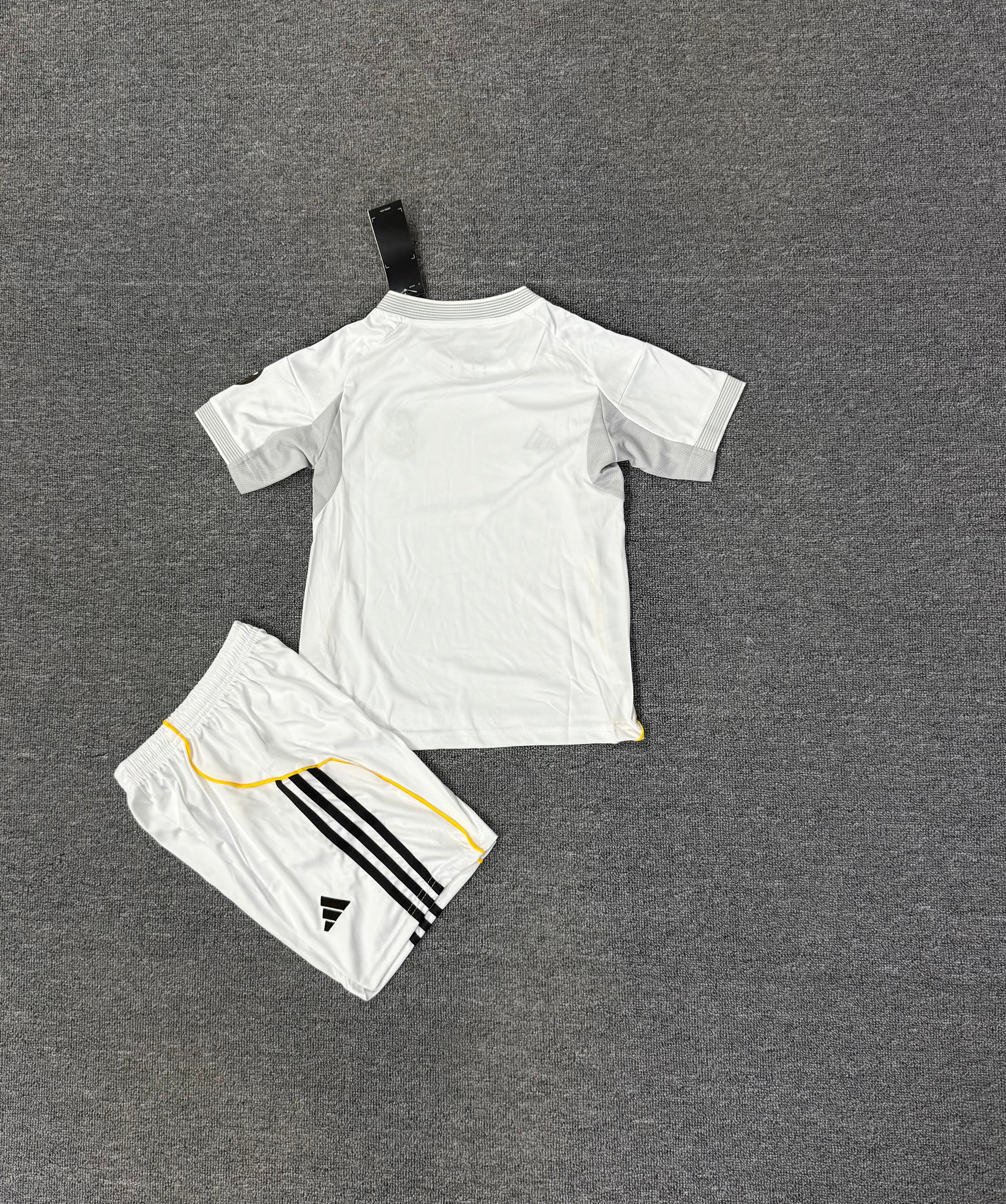 Real Madrid 25/26 Home Kids Full Football Kit