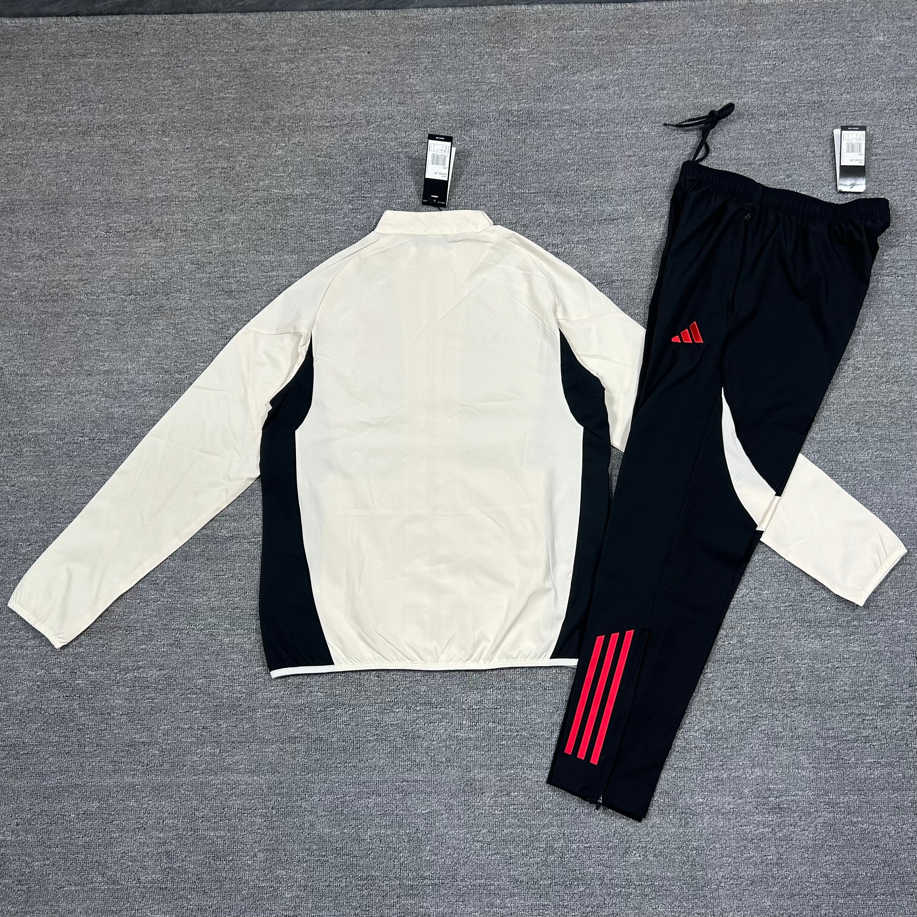 Liverpool Windbreaker Football Tracksuit