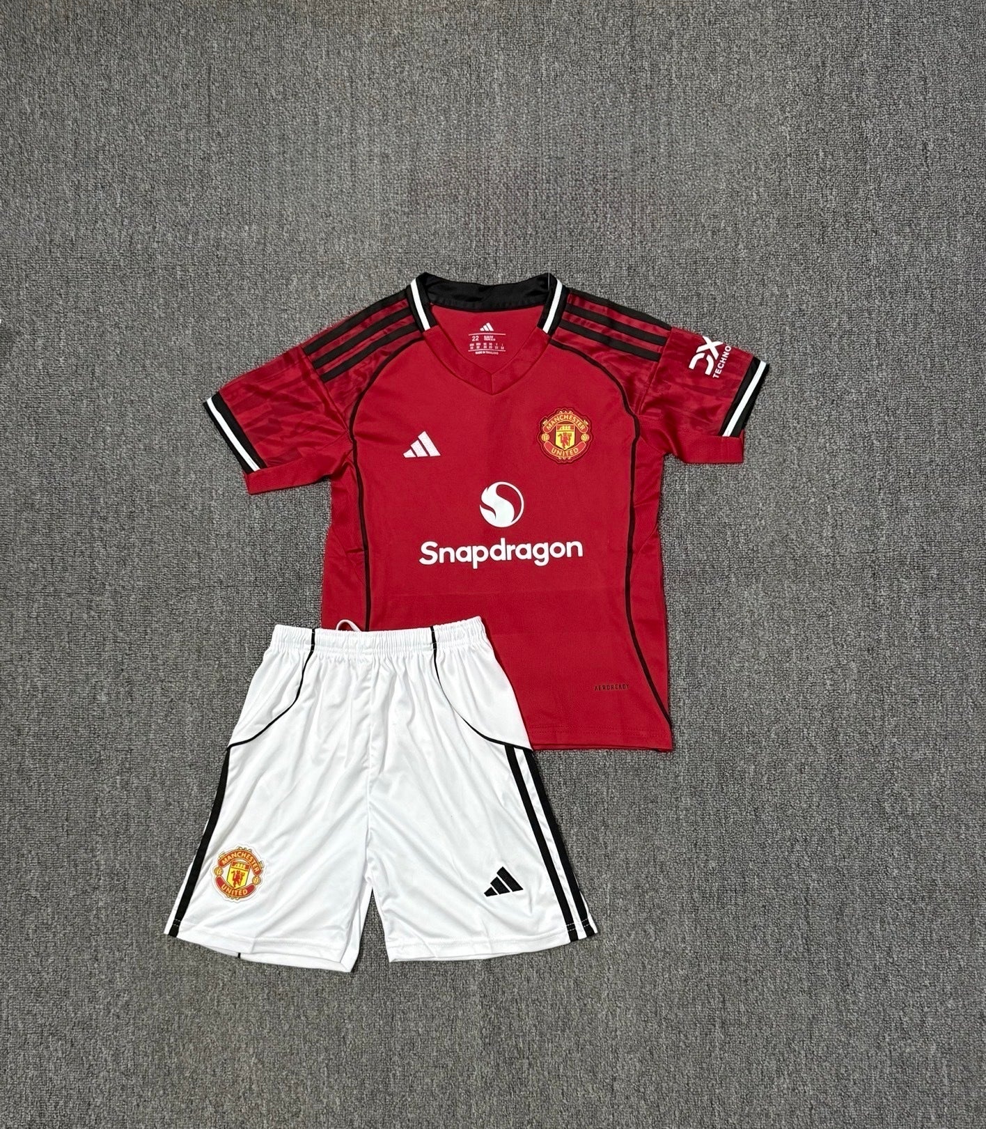Manchester United 24/25 Home Kids Full Football Kit